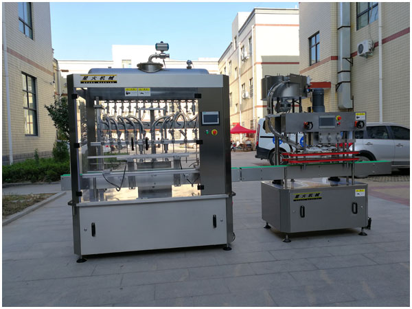 >辣椒醬灌裝機車間實拍圖